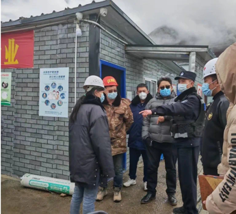 嘉黎县开展平安护航党的二十大安全生产大检查.png